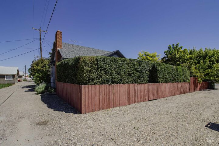 Property Photo:  161 SE 5th Ave.  OR 97914