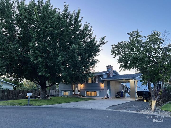 Property Photo:  631 Airway Dr  ID 83501 