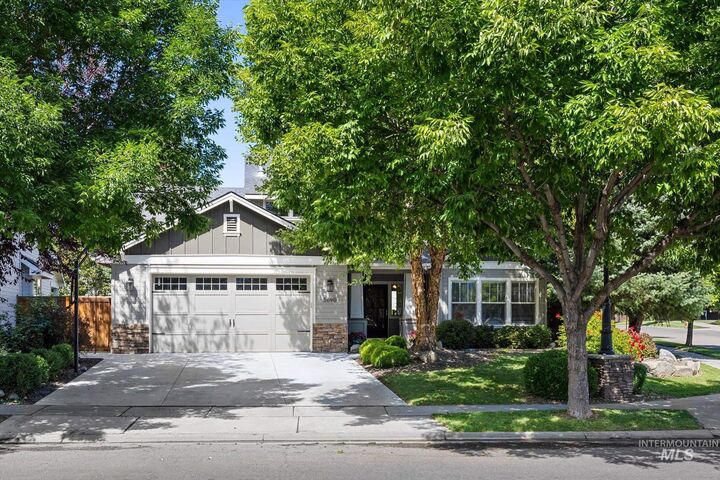 5690 N Fox Run Way  Meridian ID 83646-4790 photo