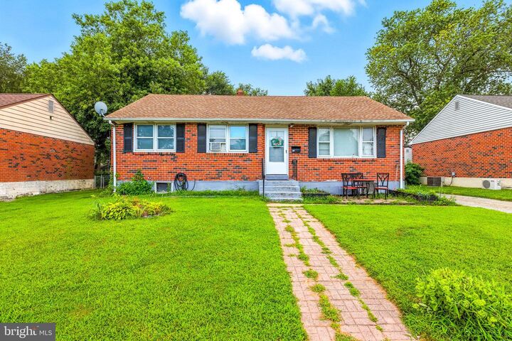 Property Photo: 22 Dandridge DE 19720