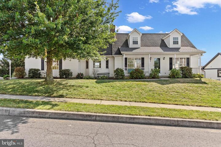Property Photo:  7 Logans Run  PA 17025 