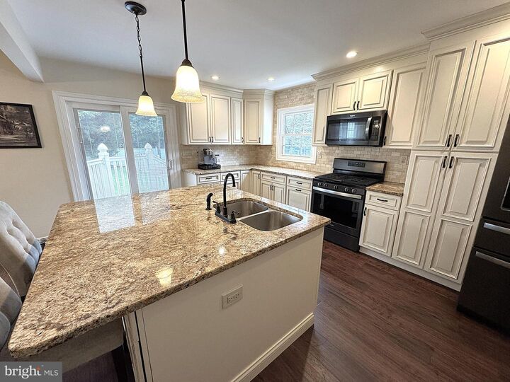 Property Photo:  9 Langley Drive  NJ 08080 