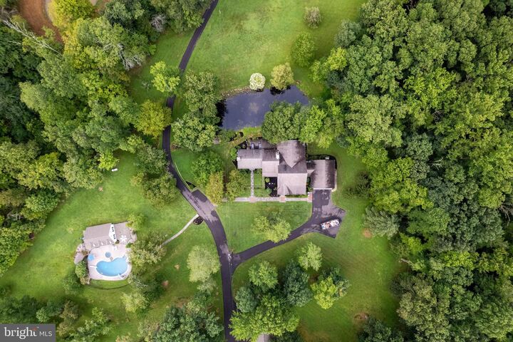 Property Photo:  1627 E Saw Mill Road  PA 18951 