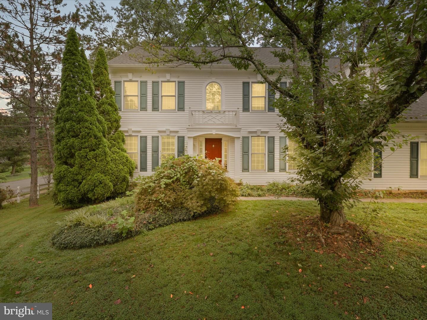 Property Photo: 6201 Cardinal Brook Court VA 22152