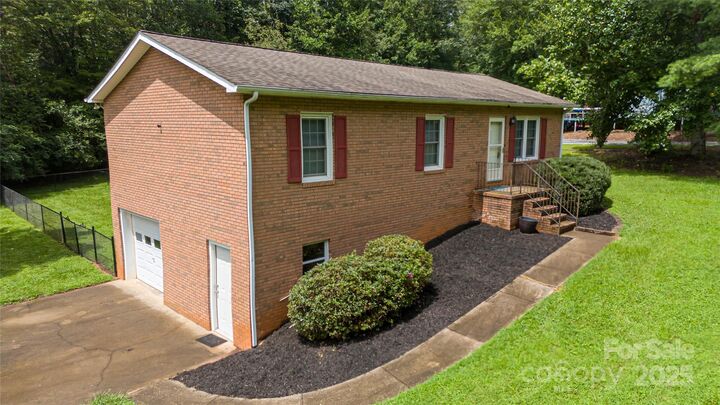 Property Photo: 2970 Lake Drive NC 28655