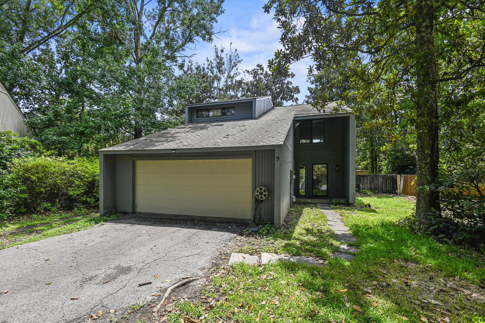 Property Photo: 9 Stallion Court SC 29407
