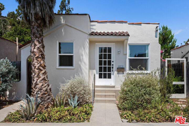 Property Photo:  4015 Shelburn Ct  CA 90065 