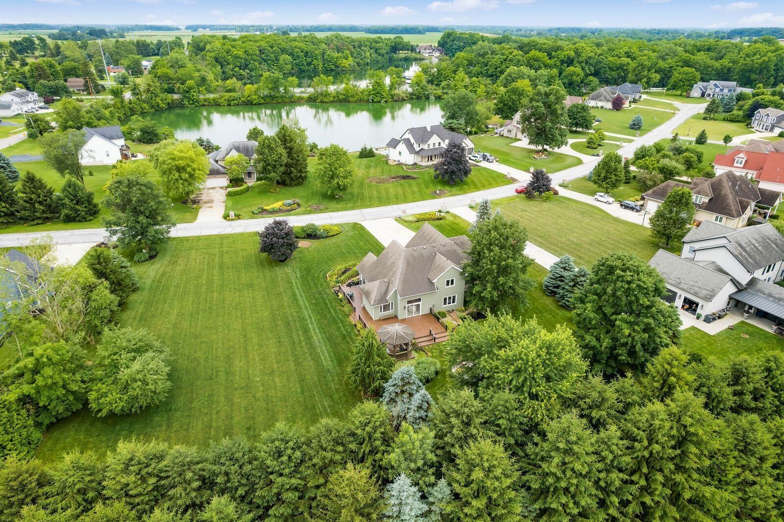 Property Photo:  