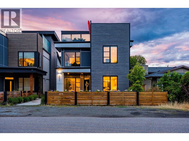 Property Photo: 796 Wardlaw Avenue BC V1Y 5B9