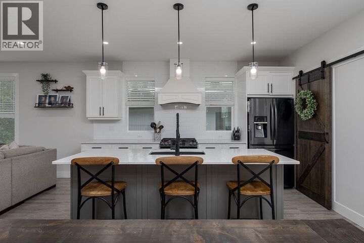 Property Photo: 20 15th Avenue Southeast BC V1E 0G3