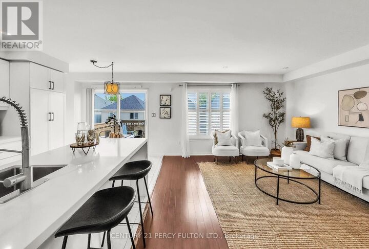 Property Photo: 918 Taggart Crescent ON L1K 0E5