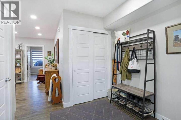 Property Photo:  499 Meadowlake Court East  AB T1R 0Y7 