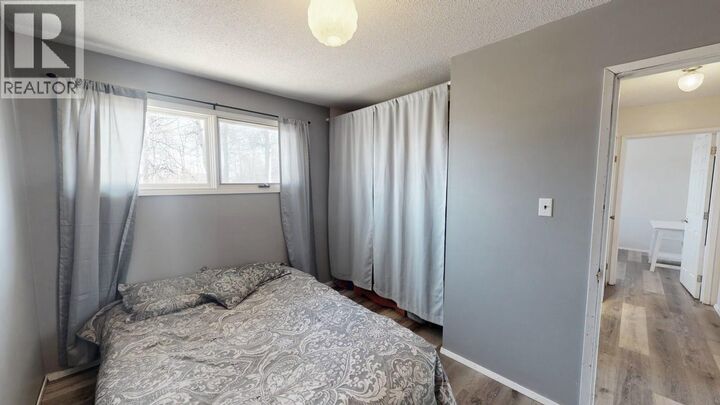 Photo de la propriété:  6365 Marigold Avenue  BC V1J 8B6 