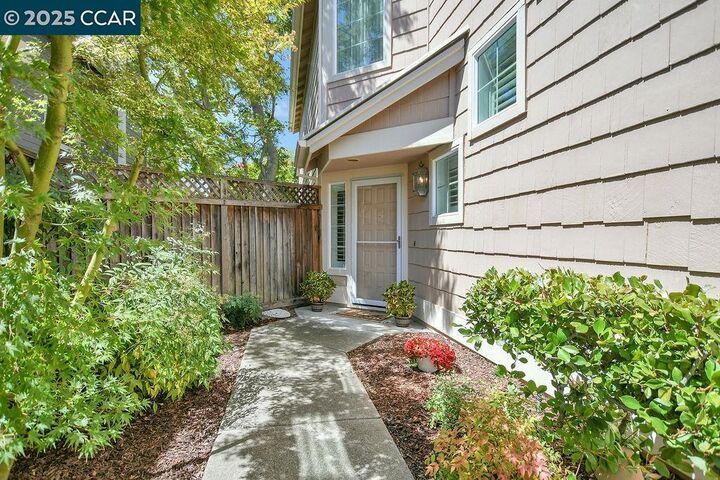 Property Photo:  415 Orchard View Ave  CA 94553 