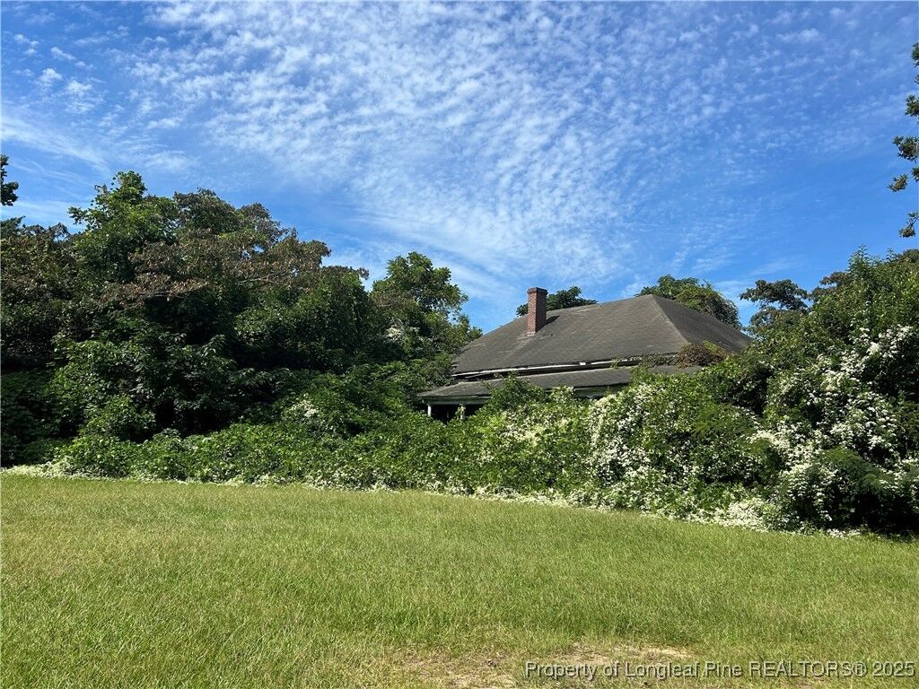 Property Photo: 409 W West Church Street W NC 28383