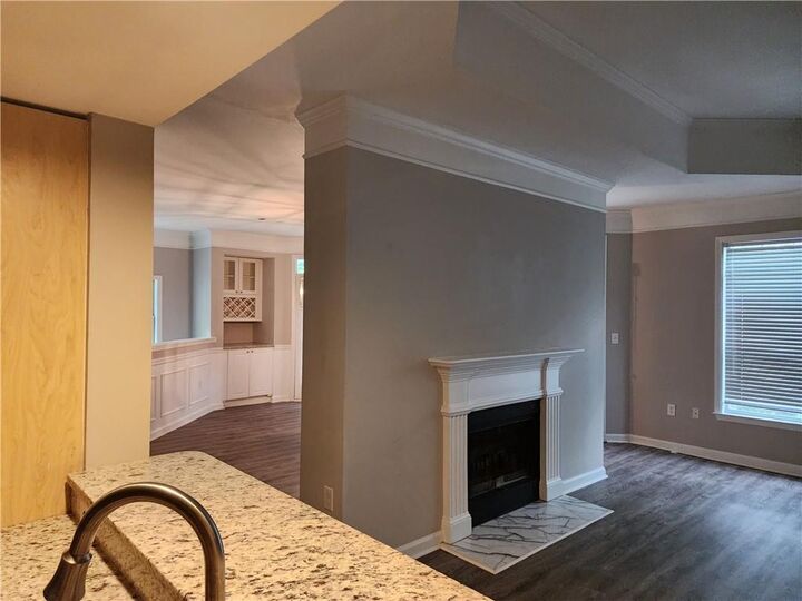 Property Photo: 232 Edinburgh Court 232 GA 30004
