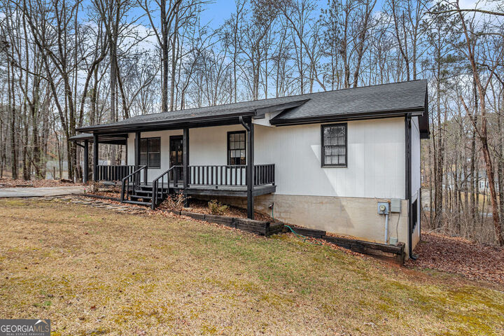 Property Photo: 1436 Heritage Court GA 30180