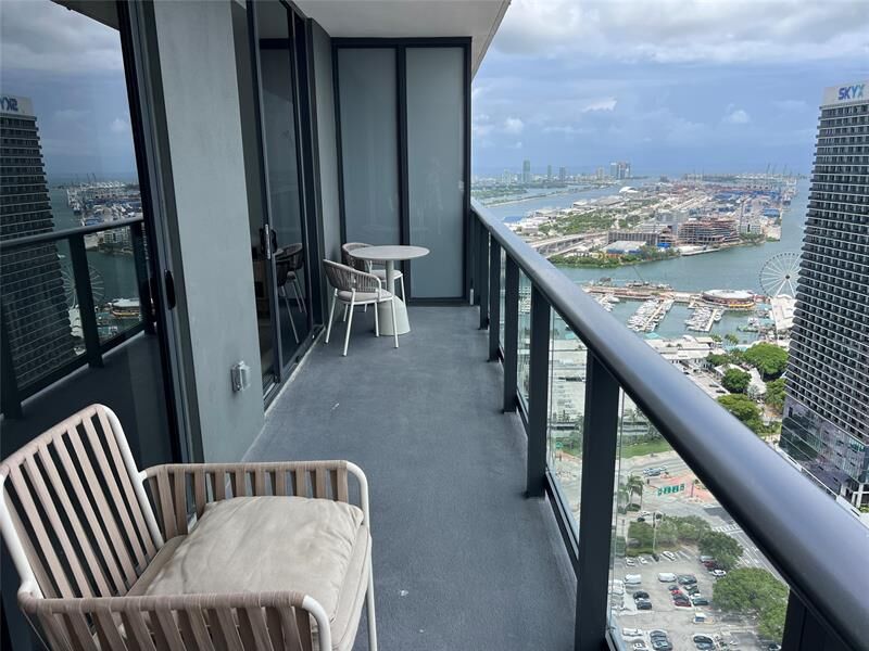 Property Photo: 159 NE 6th St 4508 FL 33132