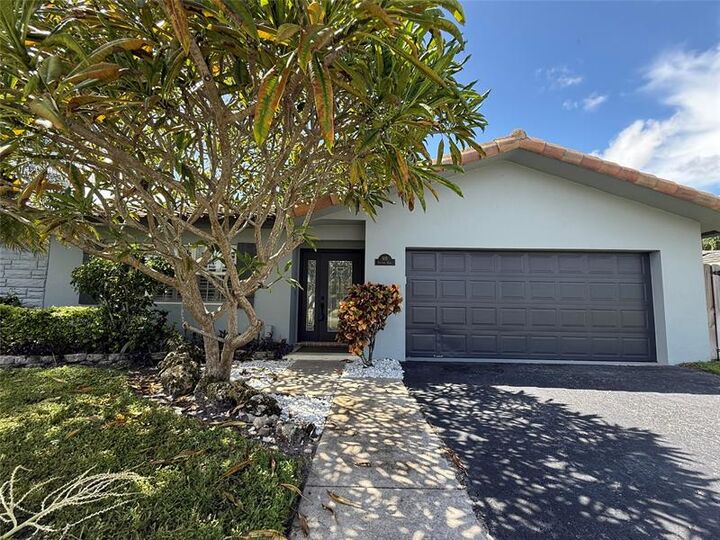 Property Photo:  105 Orchard Ridge Ln  FL 33431 