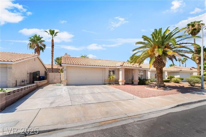 Property Photo: 1427 Pathfinder Road NV 89014