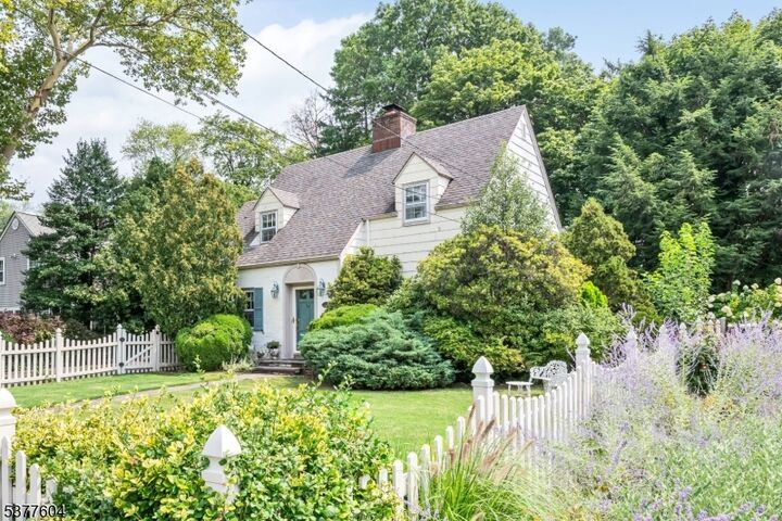Property Photo:  260 Sheridan Ave  NJ 07423 
