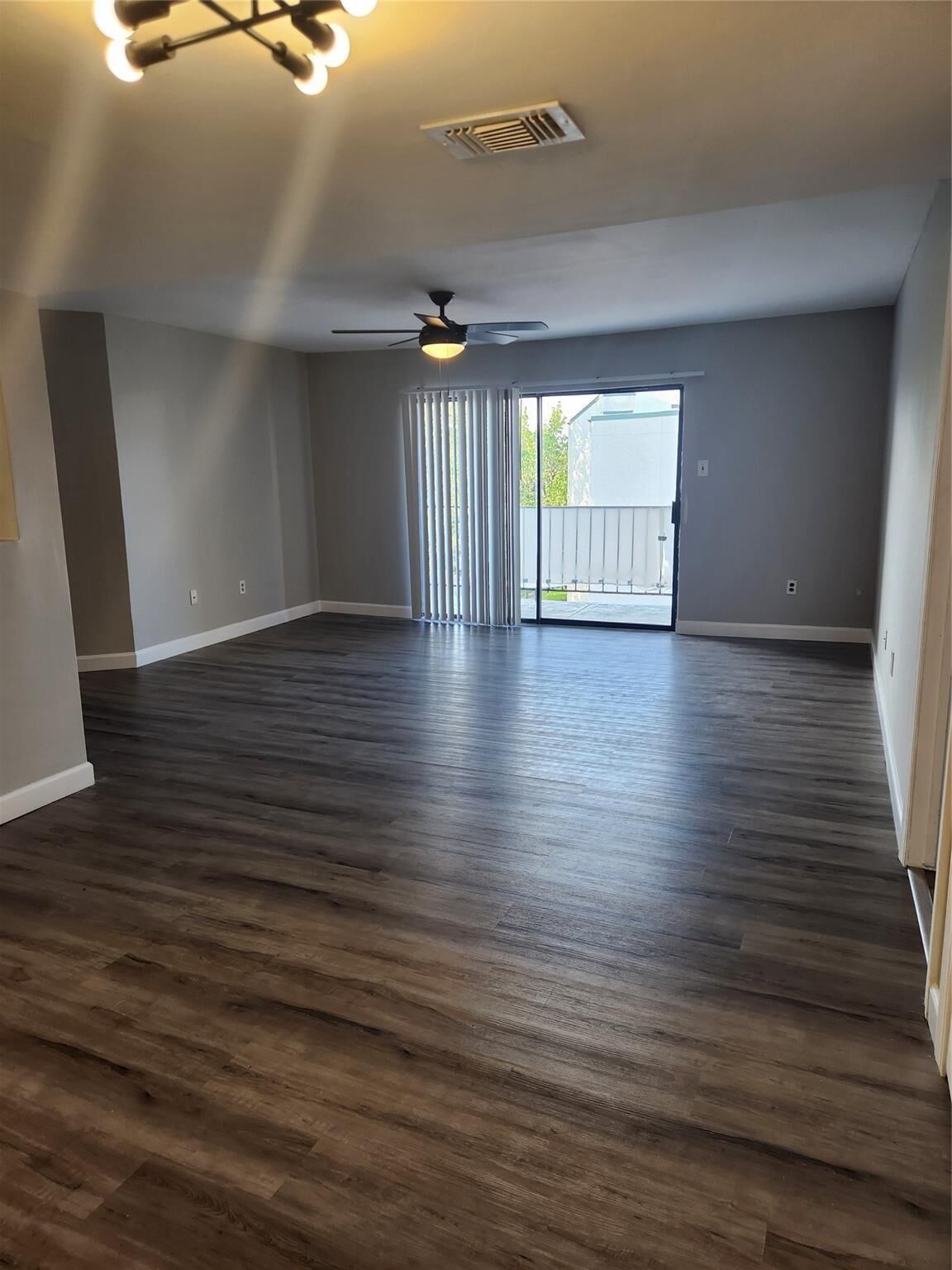 Property Photo: 2818 S Bartell Drive 35 TX 77054