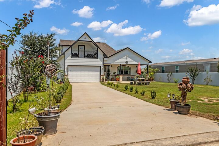 Property Photo:  90 County Road 5025  TX 77327 