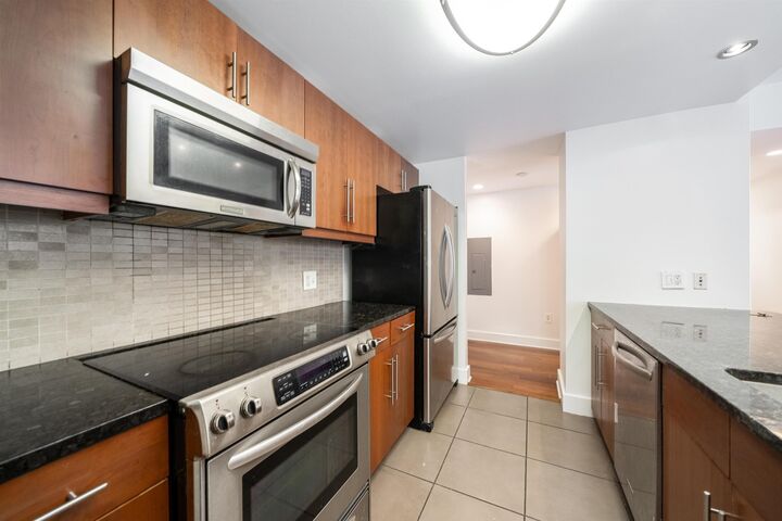 Property Photo:  88 Morgan St 504  NJ 07302 