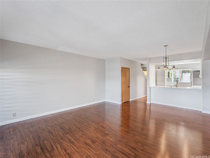 Property Photo: 98-941 Moanalua Road 403 HI 96701