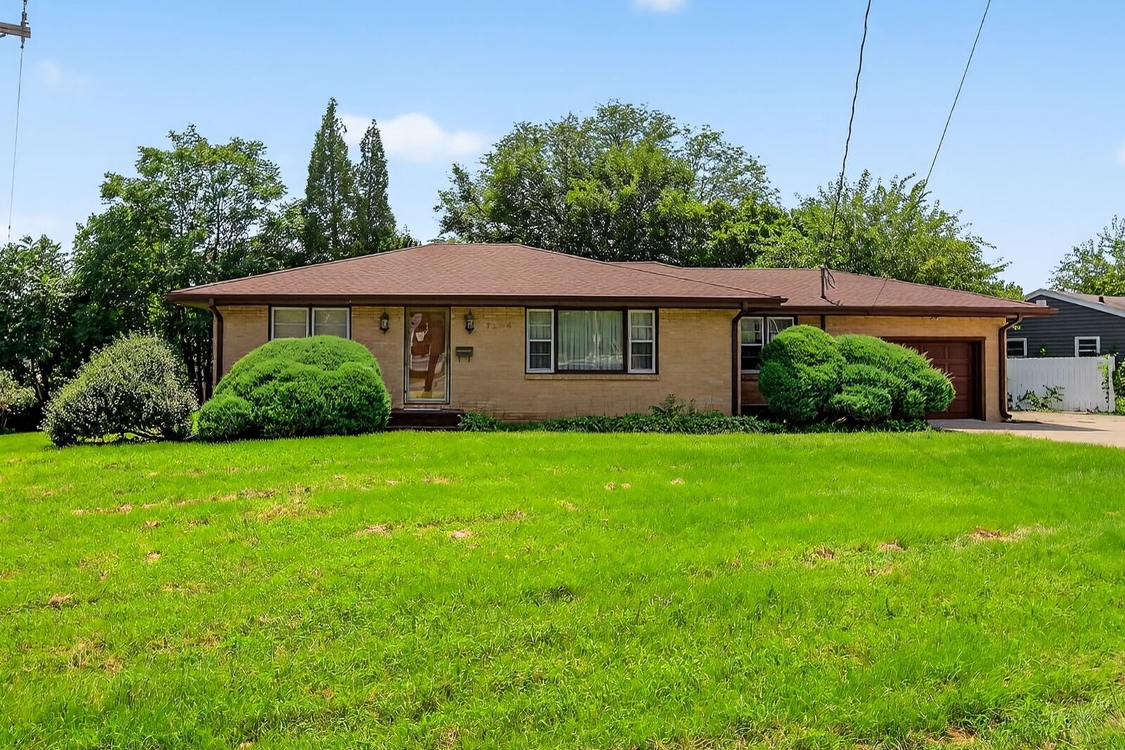 Property Photo:  7204 Douglas Avenue  IA 50322 