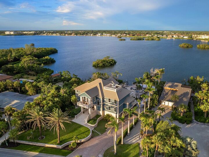 Property Photo:  144 N Casey Key Road  FL 34229 
