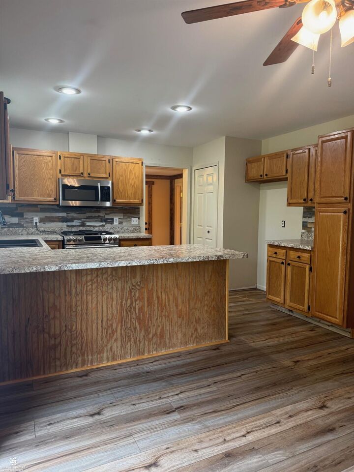 Property Photo: 6036 N Lake Road MI 48464