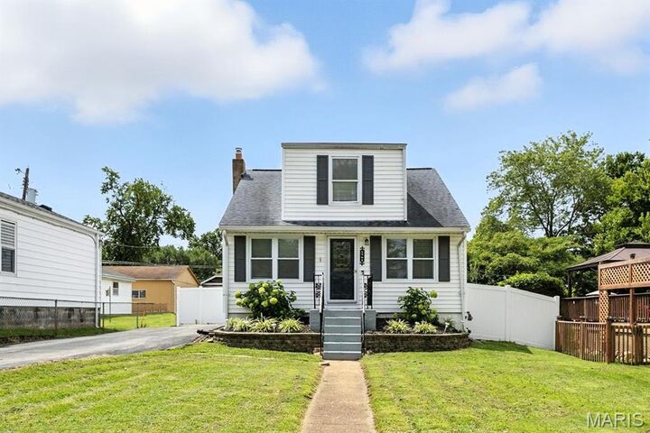 6968 Winona Avenue  St Louis MO 63109 photo