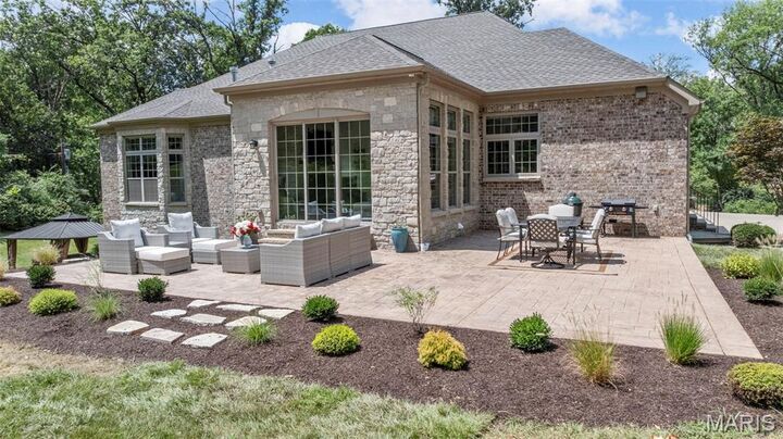 Property Photo:  5 Watch Hill Road  MO 63124 