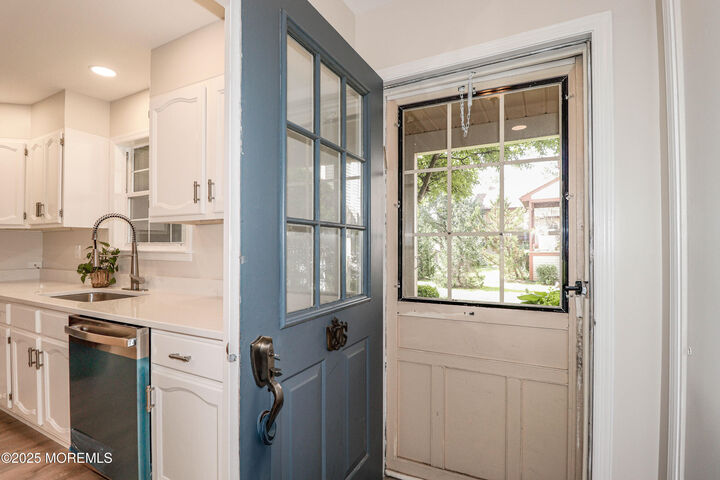 Property Photo:  8 Benjamin Franklin Drive 8E  NJ 08831 