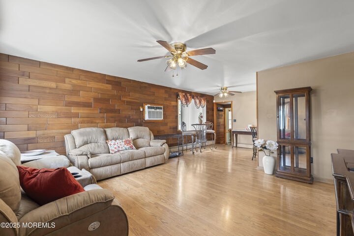 Property Photo:  150 Worth Street  NJ 08830 