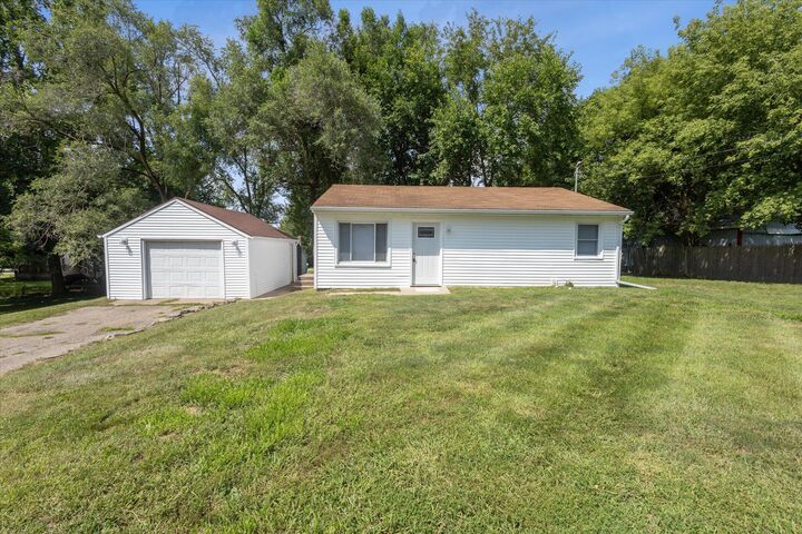 Property Photo: 906 Floyd Avenue MI 49203
