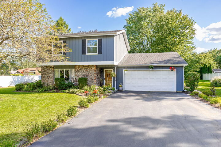 24349 W Camelot Road  Joliet IL 60404 photo