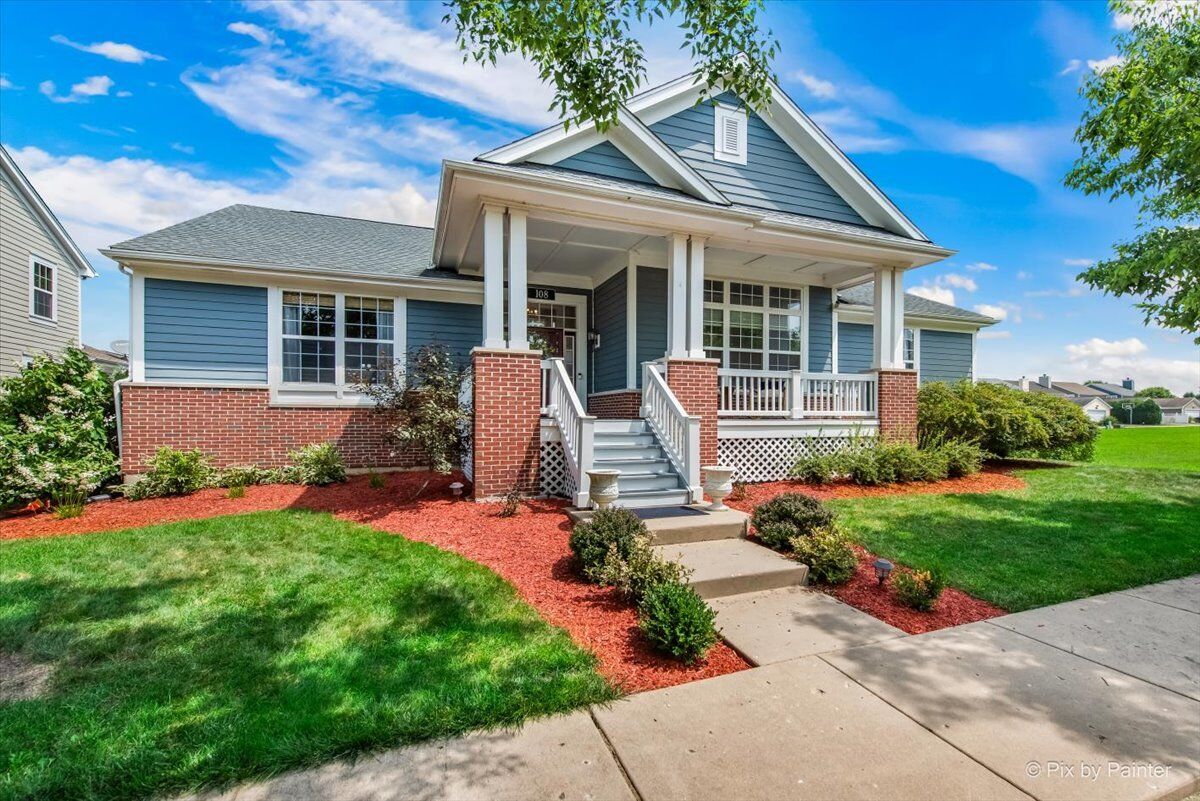 Property Photo:  108 Gillett Street  IL 60554 