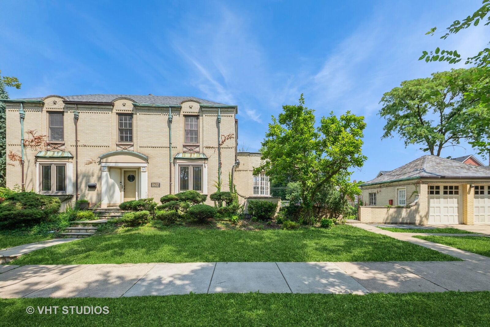 Property Photo:  10057 S Bell Avenue  IL 60643 