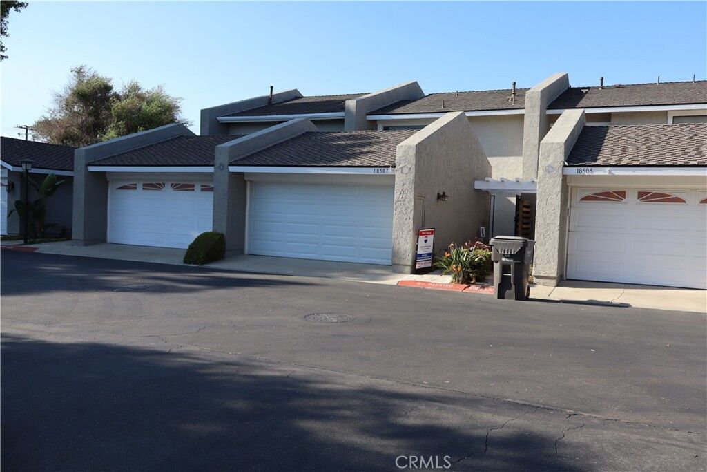 Property Photo:  18507 Pueblo Circle  CA 92646