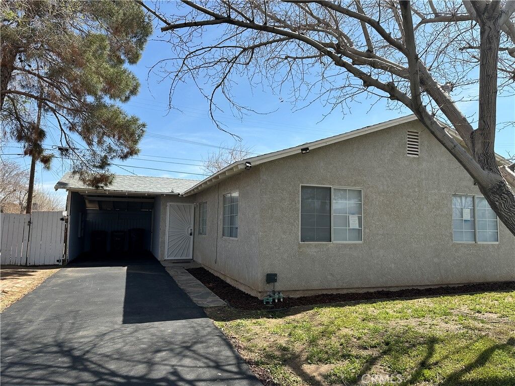 Property Photo: 38726 E 31st Street E CA 93550