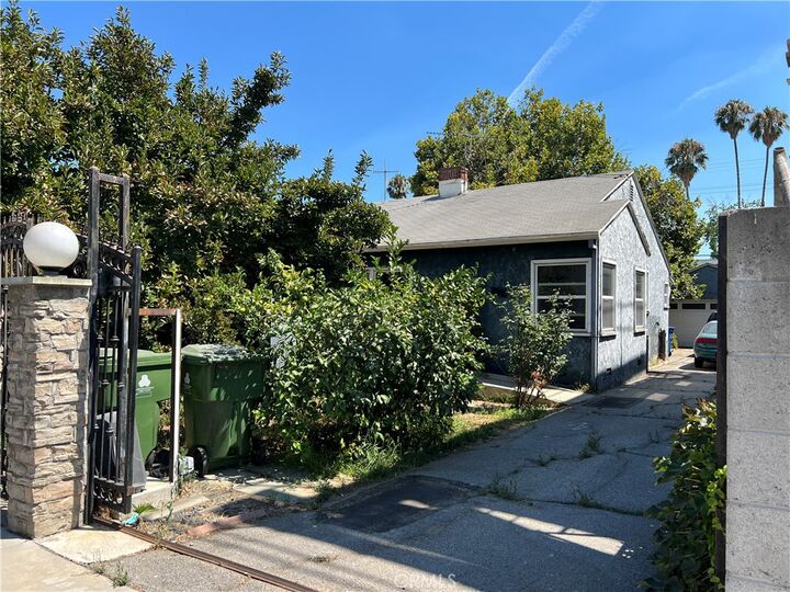 Property Photo:  14418 Tiara Street  CA 91401 