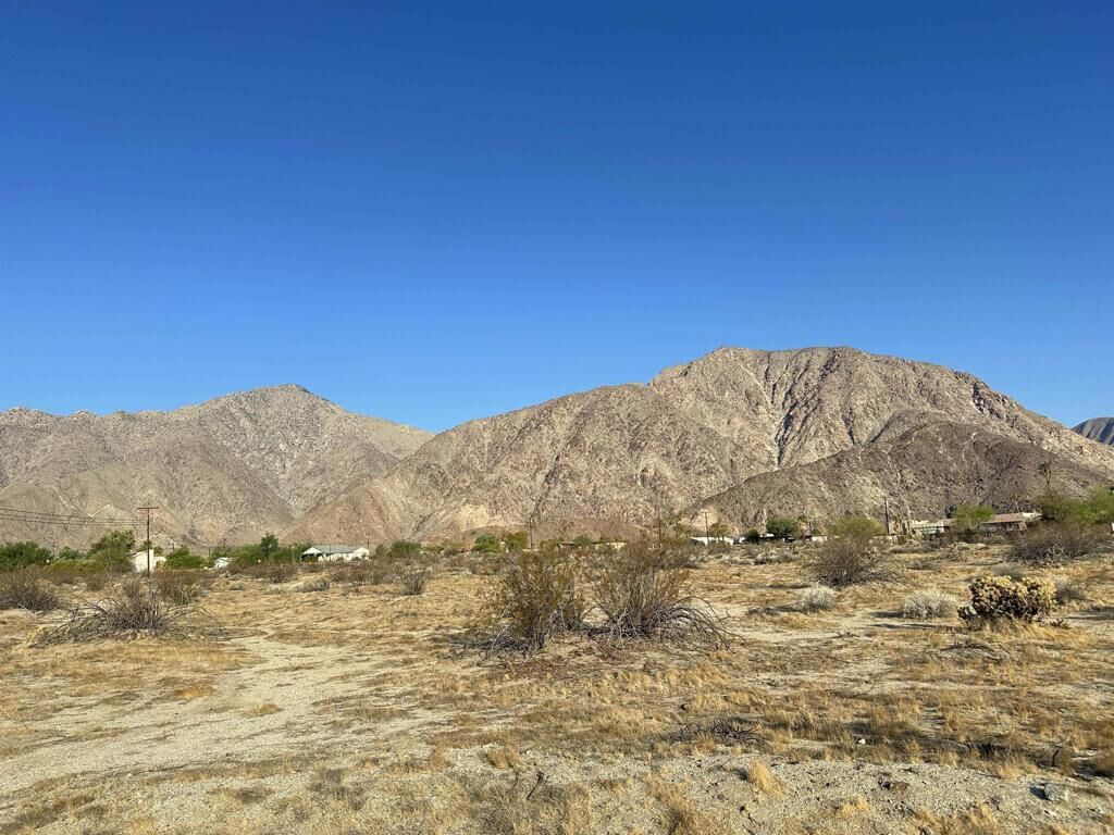 Property Photo:  1 Laramie Street  CA 92004 