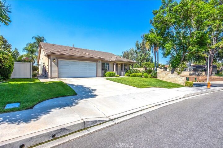 Property Photo:  29025 Oak Creek Lane  CA 92346 