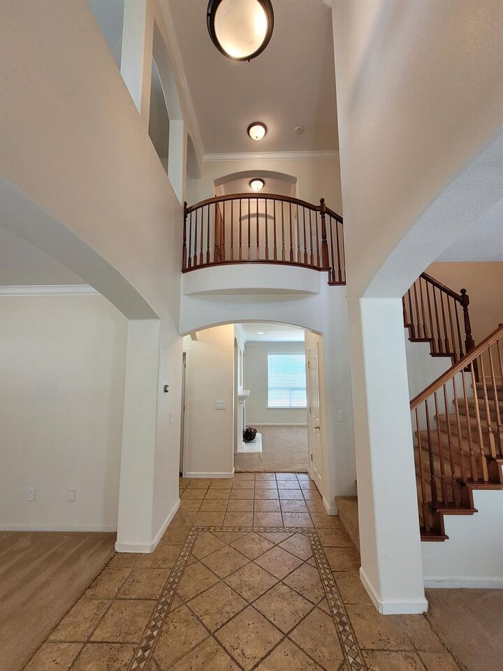 Property Photo: 2413 McKeon Way CA 95757