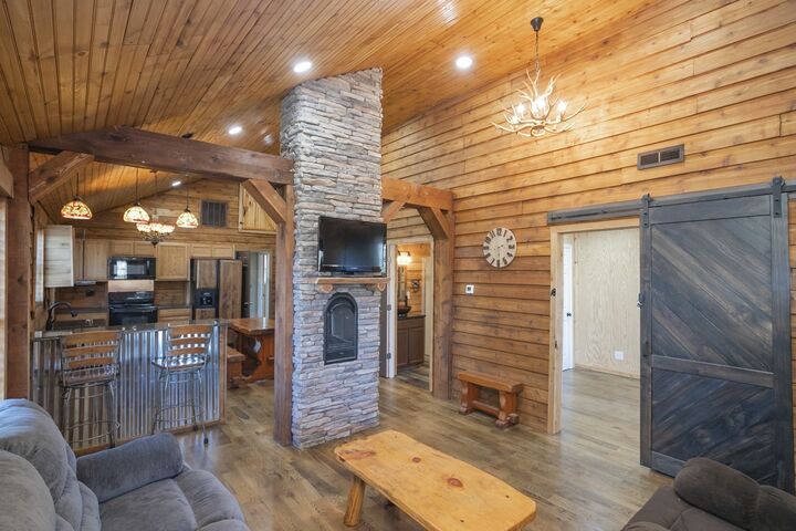 Property Photo: 2828 Old Greenbrier Pike TN 37073