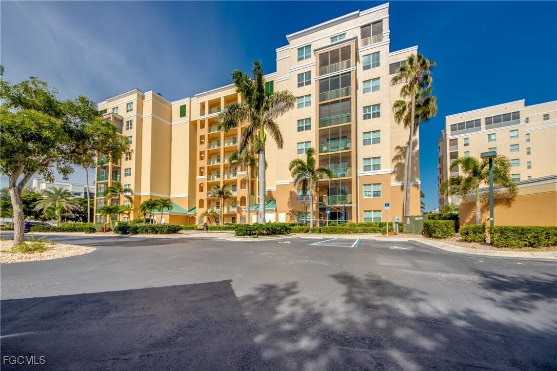 Property Photo:  2090 Matecumbe Key Road 1202  FL 33955 