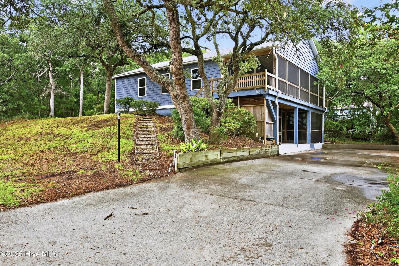 Property Photo:  108 SE 37th Street  NC 28465 