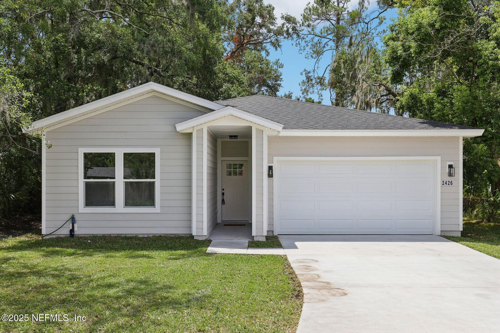 Property Photo: 2426 Gerard Avenue FL 32207